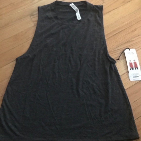 ALO Yoga Tops - ALO YOGA High Low Muscle Tank GREY M NWT